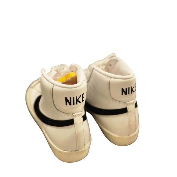 Nike Blazer Mid 77  Men’s Sneaker Size 9.5 - Picture 10 of 11